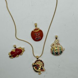 Vintage Holiday Pendant Neclacw